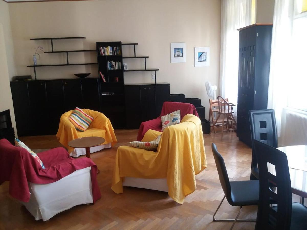 Geraeumige Zentrumsnahe Altbauwohnung Vídeň Exteriér fotografie